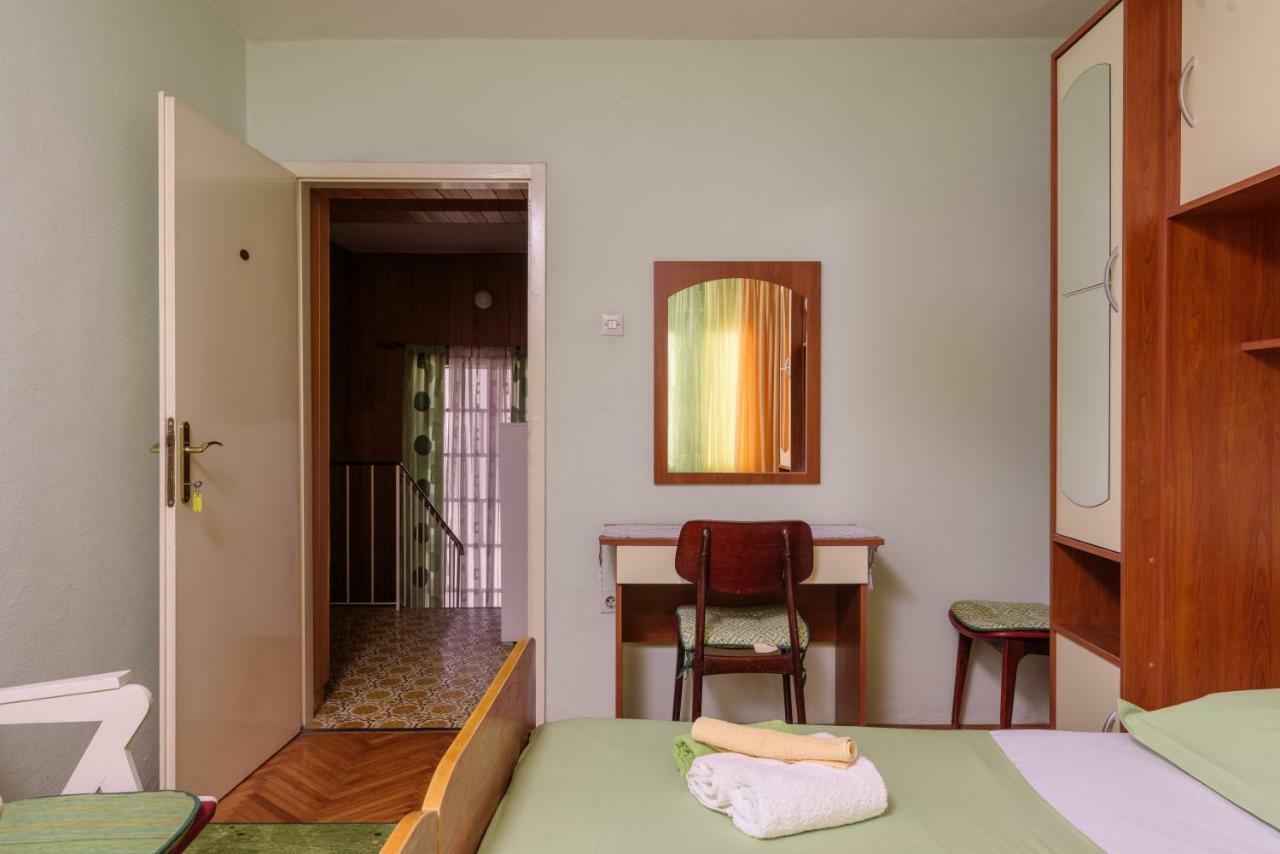 Rooms Mirjana - Centre Of Trogir Exteriör bild