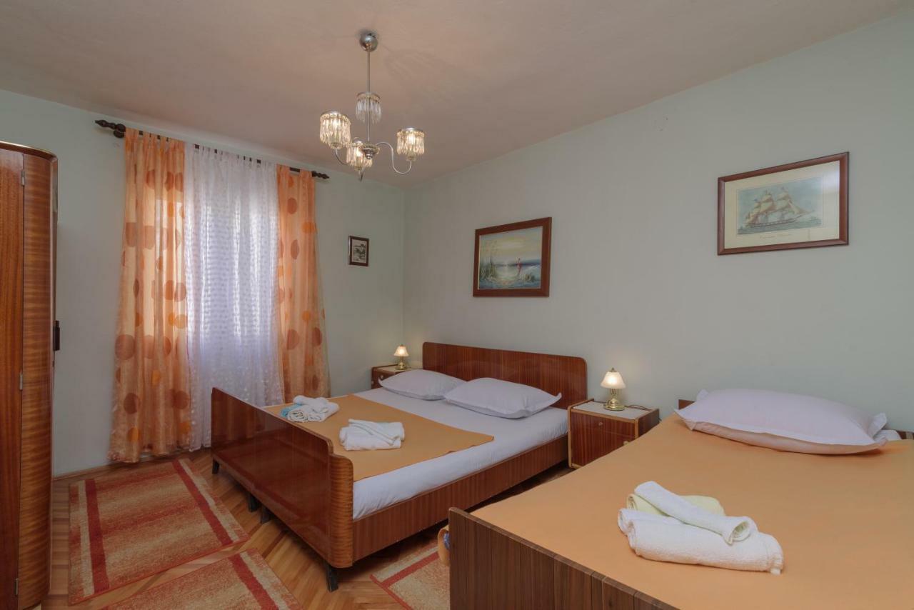 Rooms Mirjana - Centre Of Trogir Exteriör bild