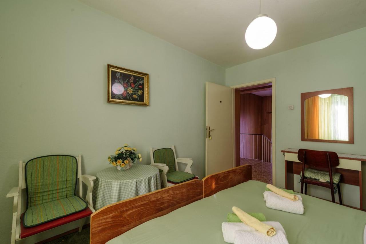 Rooms Mirjana - Centre Of Trogir Exteriör bild